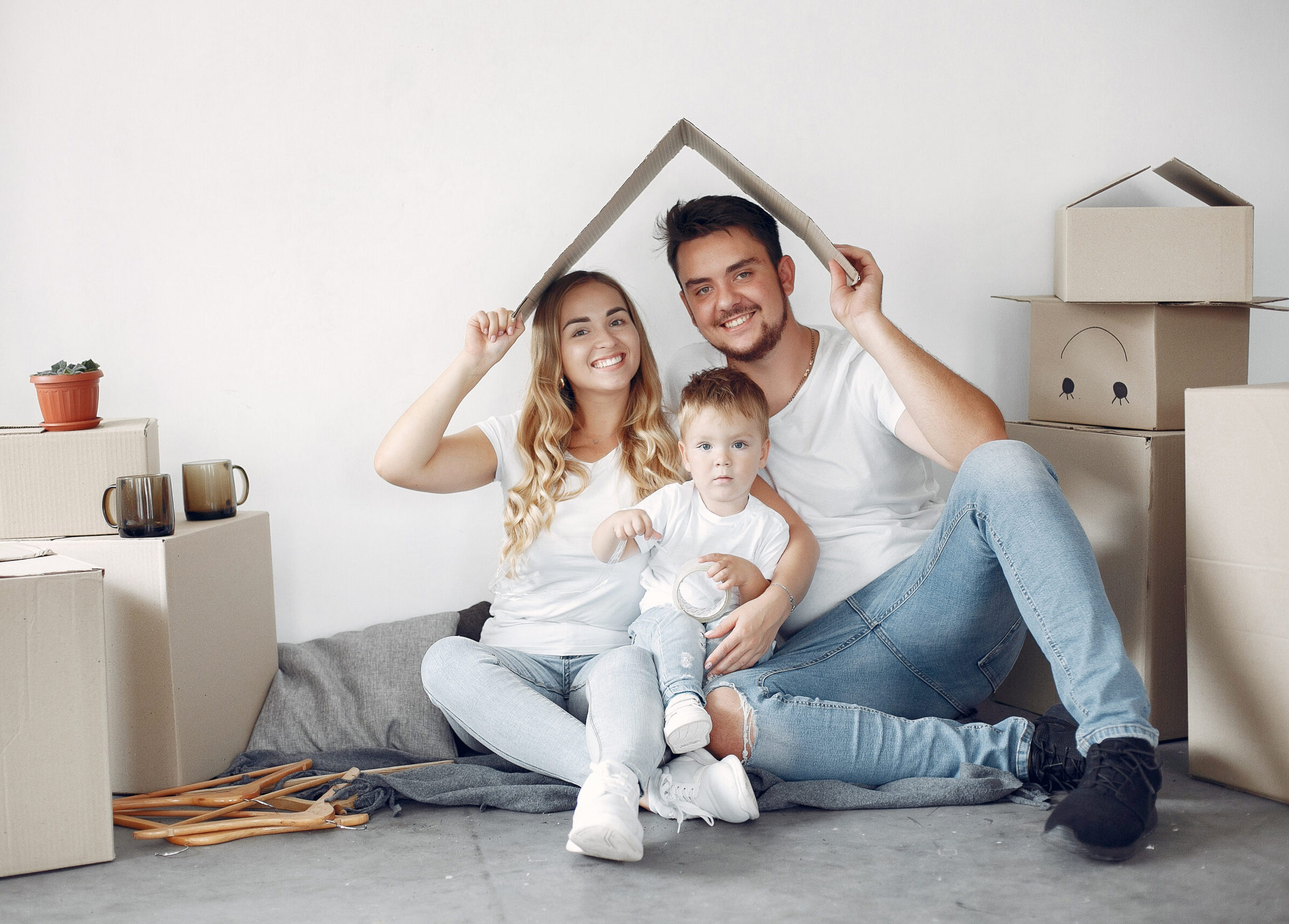 Family Moving And Using A Boxes